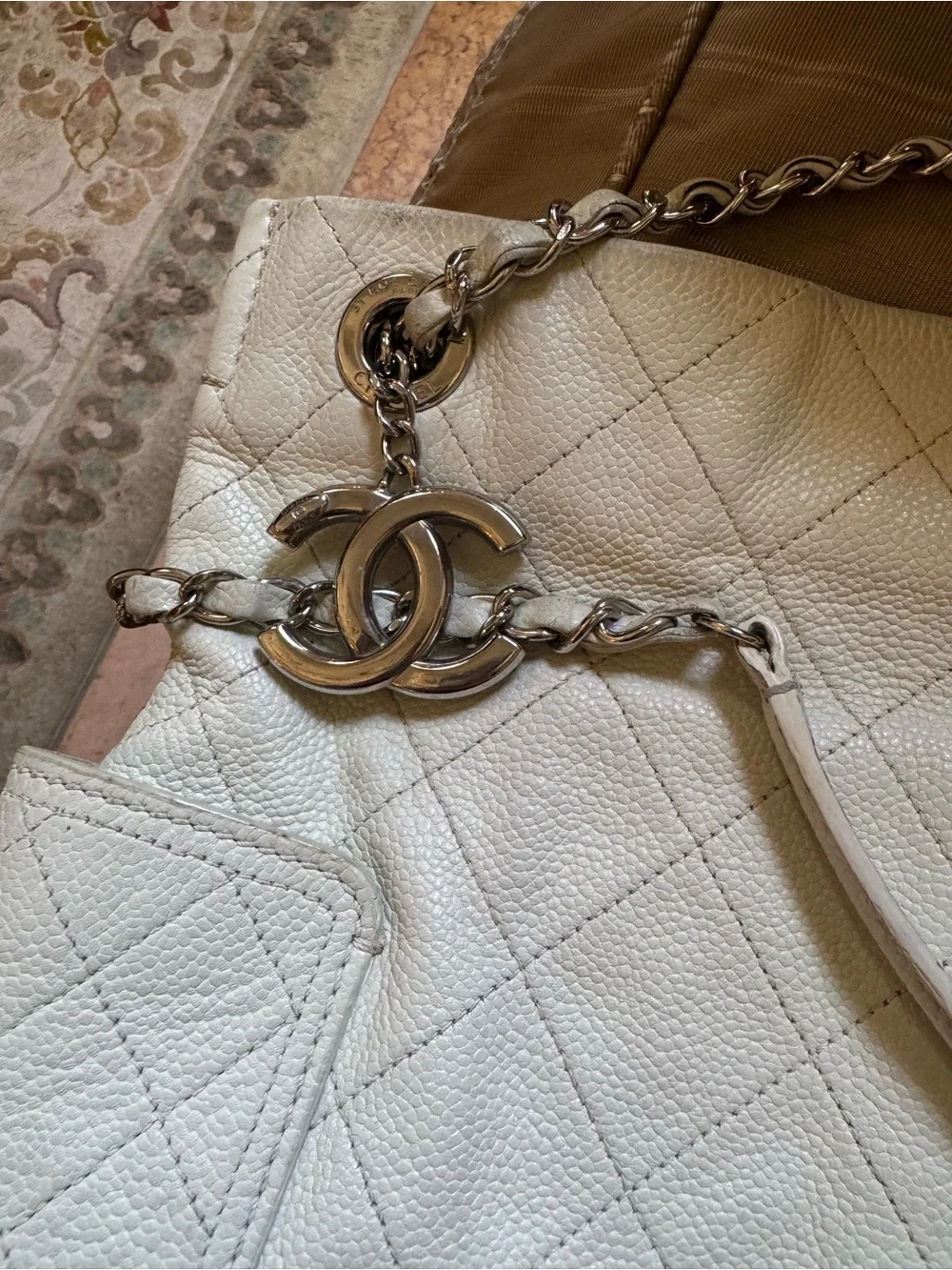 CHANEL White Quilted Leather Chain Shoulder Tote